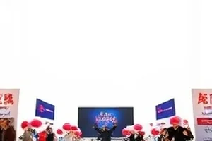 星轨检修员剧照，天台夜戏连续拍摄十九小时的机位