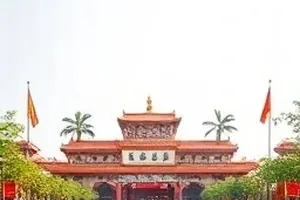 玻璃屋来信剧照，压在玻璃板下未寄出的第九封信